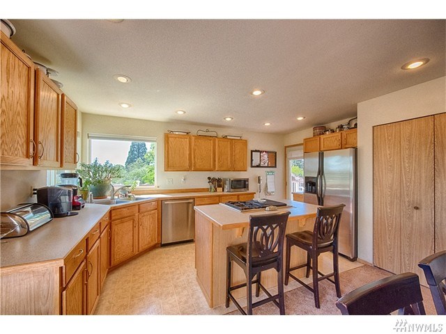 For Sale: 920 E Mckinley Rd Tacoma, WA 98404
