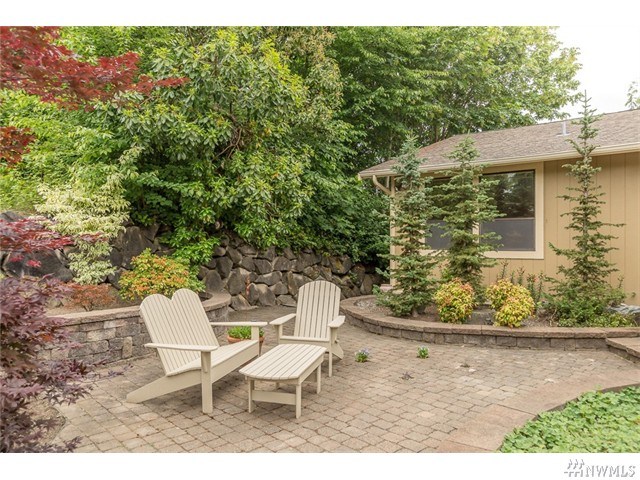 For Sale: 3915 Blossom Dr NE Tacoma, WA 98422
