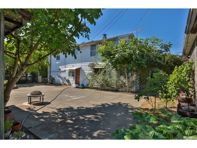 2315 65th Ave NE