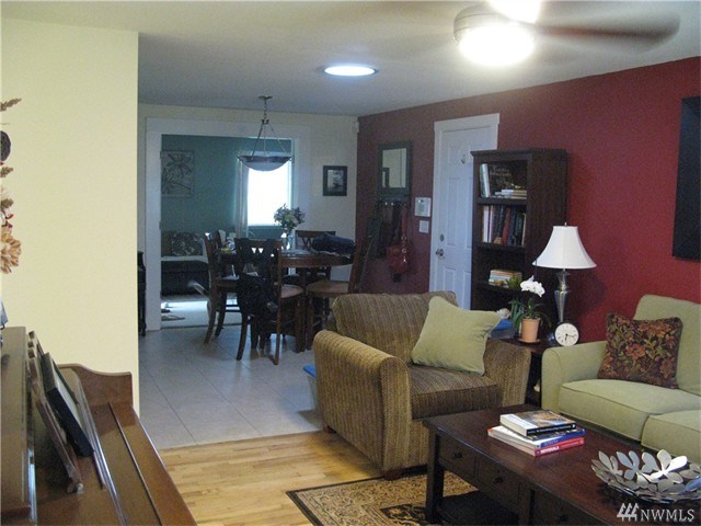 For Sale: 11621 Farwest Dr SW Lakewood, WA 98498