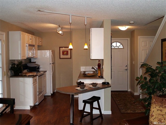 7501 Ruby Dr SW #H101