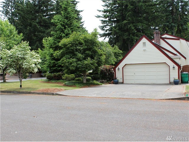 For Sale: 3201 Amhurst St SE Olympia, WA 98501