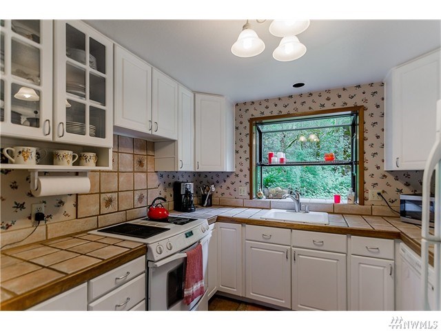 For Sale: 4725 Ashram Ln NW Olympia, WA 98502