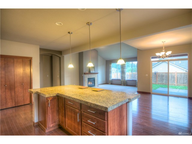 1203 Skyridge Dr SE