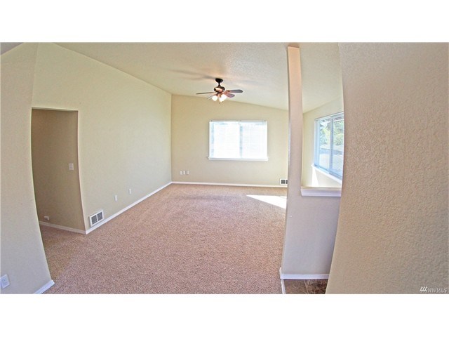 803 Edelweiss Ln SE