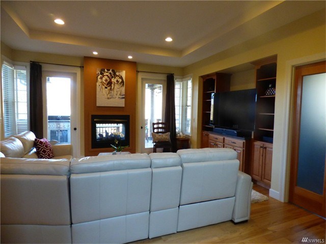 9313 Steamboat Island Rd NW