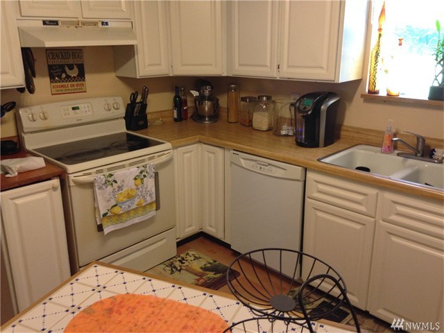 For Sale: 211 E Village View Dr Allyn, WA 98524