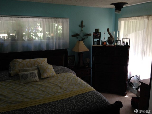 For Sale: 211 E Village View Dr Allyn, WA 98524