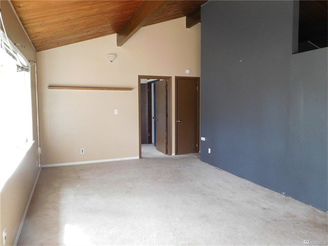 207 W Herron Blvd