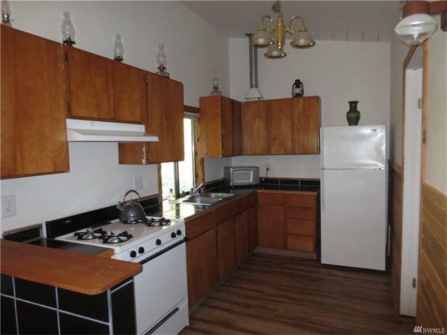60 W Puyallup Dr