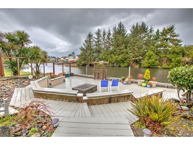 667 Ocean Shores Blvd SW