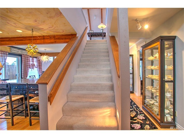 667 Ocean Shores Blvd SW