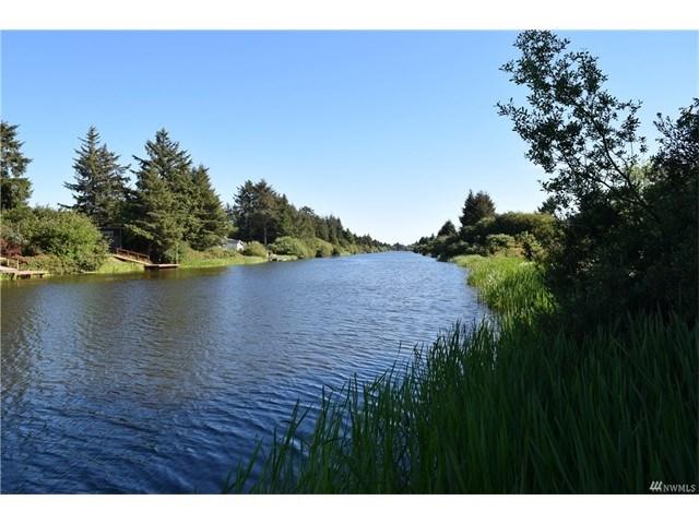 436 Canal Dr SE