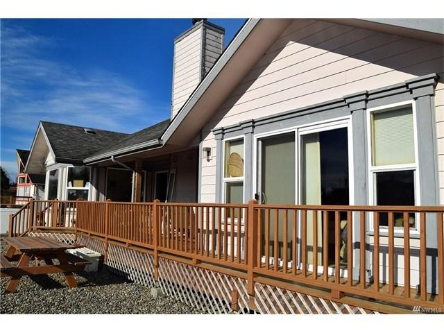 172 S Razor Clam Dr SW