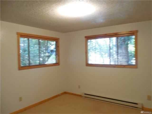 31 E Carr Pl E