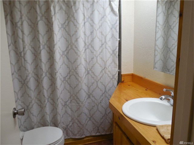 31 E Carr Pl E