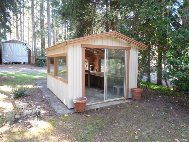 31 E Carr Pl E