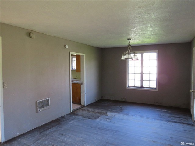 103 Martina St SE