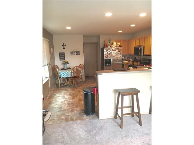 9939 Bourbon St SE