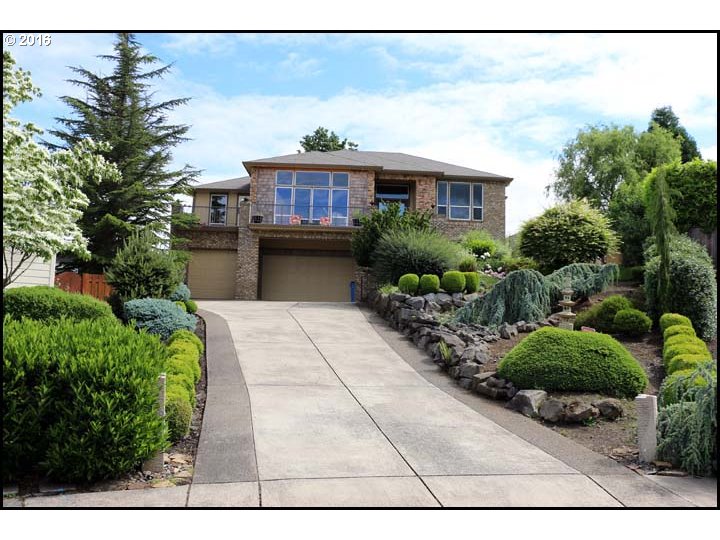 For Sale: 3002 NW 30th Cir Camas, WA 98607
