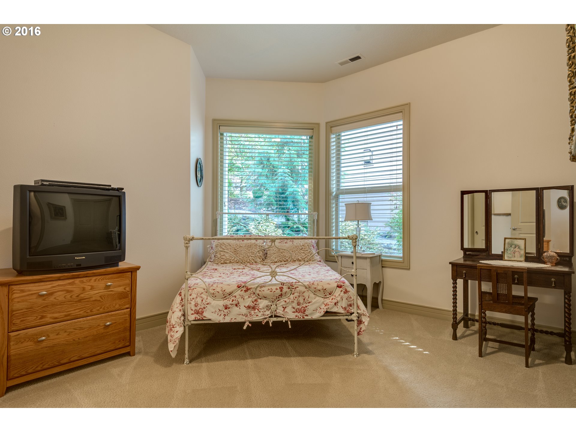 5826 NW Inglewood Ct