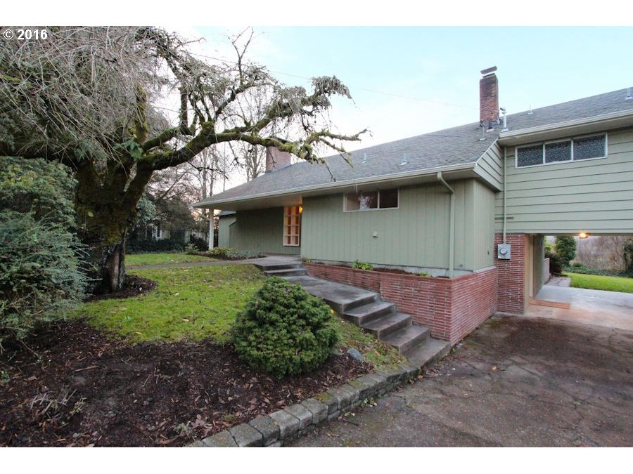 1071 Cowlitz View Ct