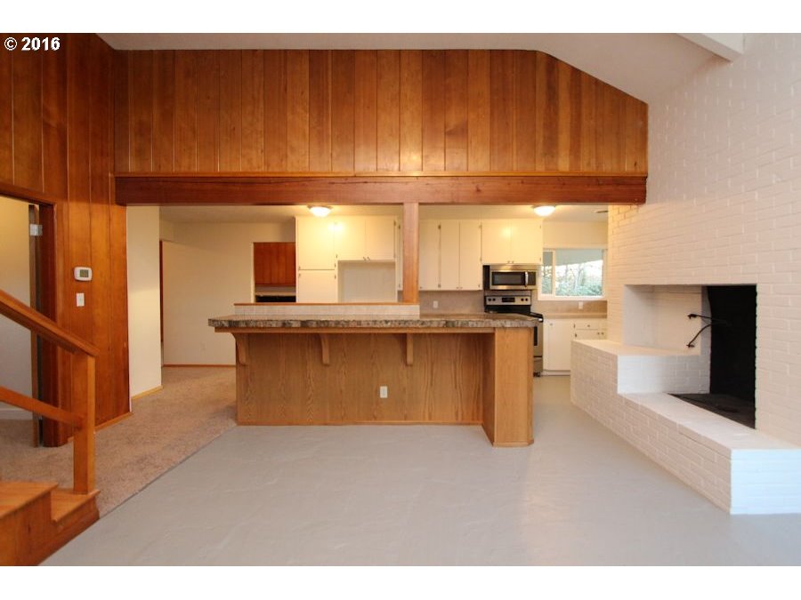 1071 Cowlitz View Ct