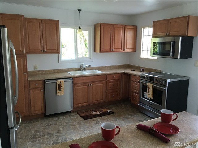 For Sale: 145 NE Taylor Ln Castle Rock, WA 98611