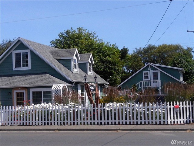 For Sale: 4102 Pacific Way Seaview, WA 98644