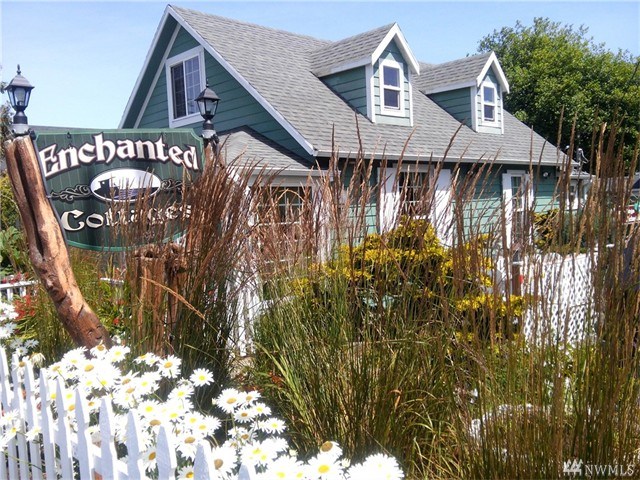 For Sale: 4102 Pacific Way Seaview, WA 98644
