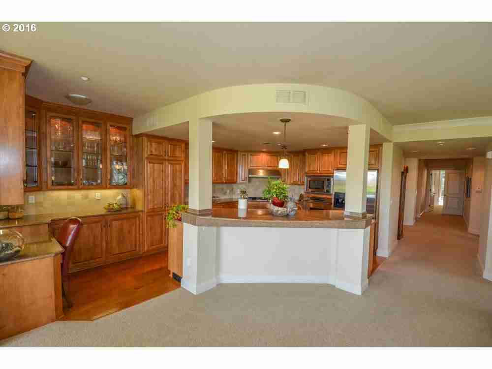 For Sale: 5433 SE Scenic Ln 104 #104 Vancouver, WA 98661
