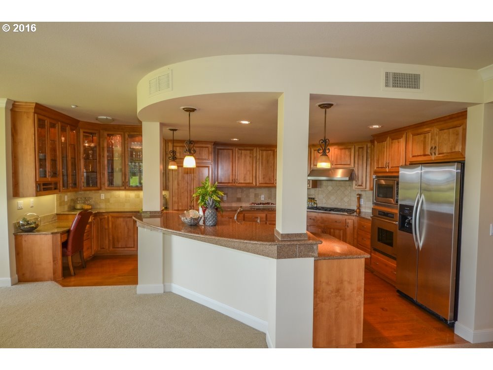 For Sale: 5433 SE Scenic Ln 104 #104 Vancouver, WA 98661