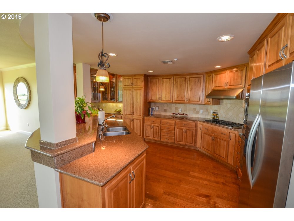 For Sale: 5433 SE Scenic Ln 104 #104 Vancouver, WA 98661