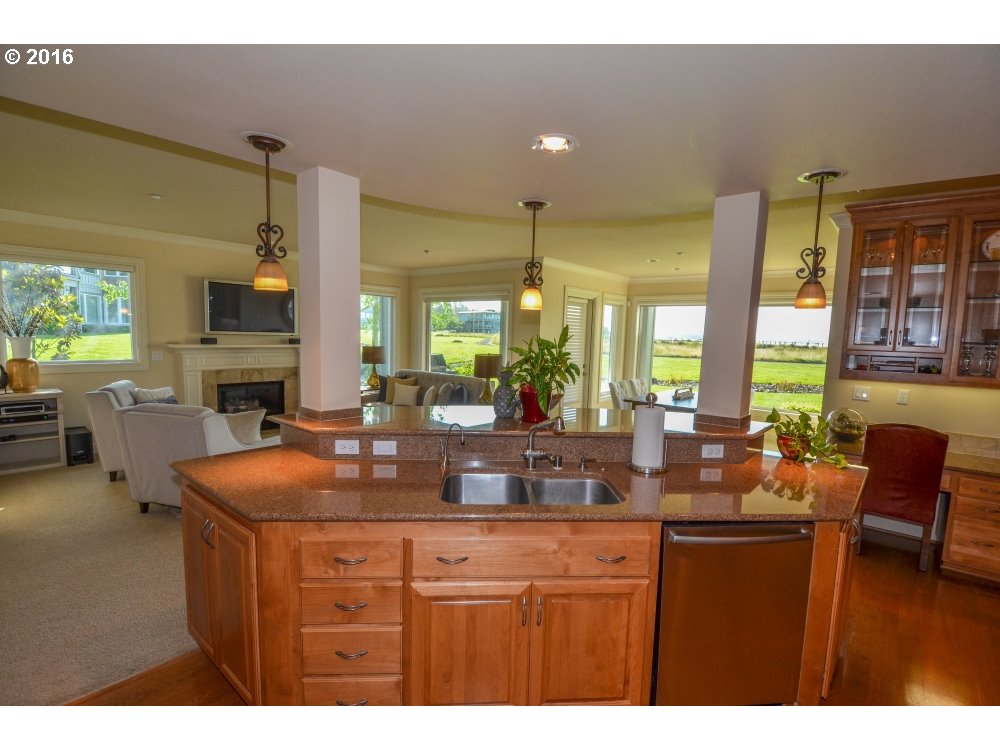 For Sale: 5433 SE Scenic Ln 104 #104 Vancouver, WA 98661