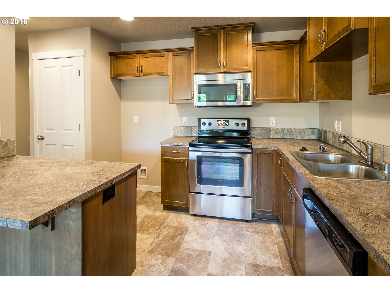 For Sale: 3311 E 24th Cir Vancouver, WA 98661
