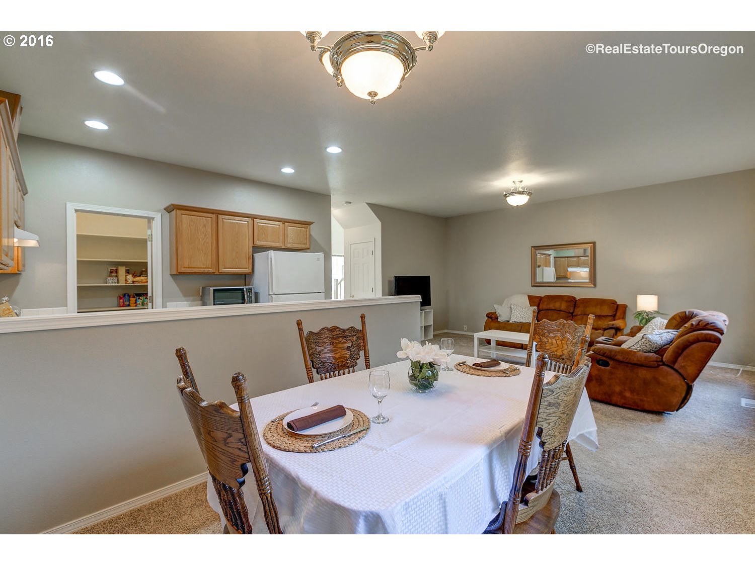 9422 NE 20th Pl