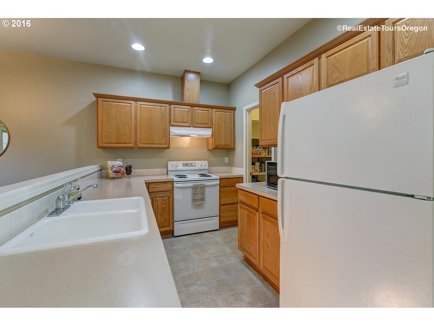 9422 NE 20th Pl