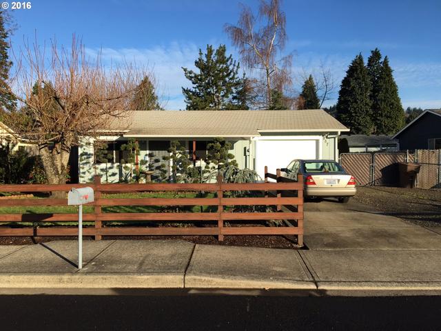 251 NE Village Squire Ave 9 #9