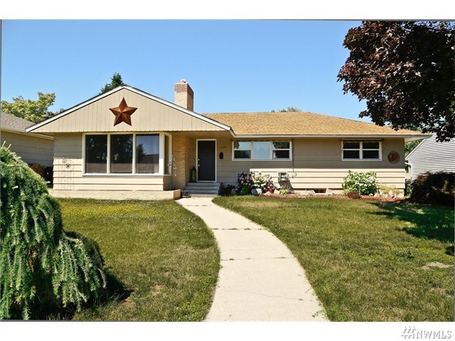 For Sale: 1114 S Monroe St Wenatchee, WA 98801