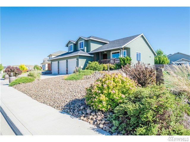 For Sale: 2601 Aviation Dr East Wenatchee, WA 98802