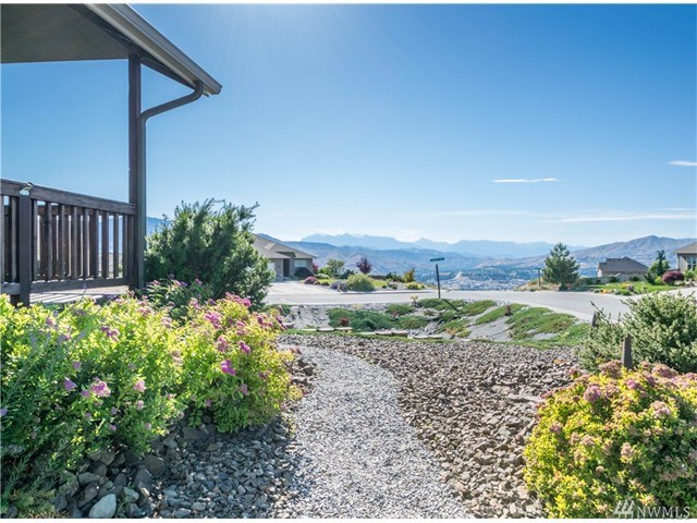 For Sale: 2601 Aviation Dr East Wenatchee, WA 98802