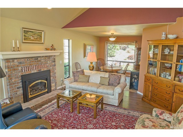 244 W Allen Ave