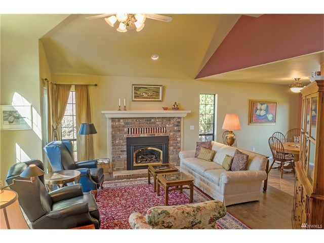 244 W Allen Ave
