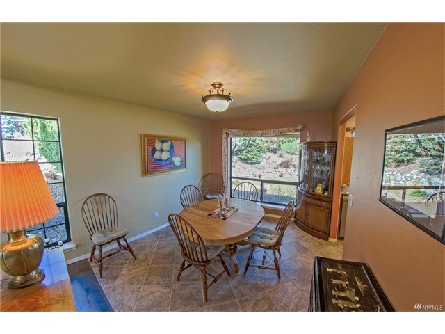 244 W Allen Ave