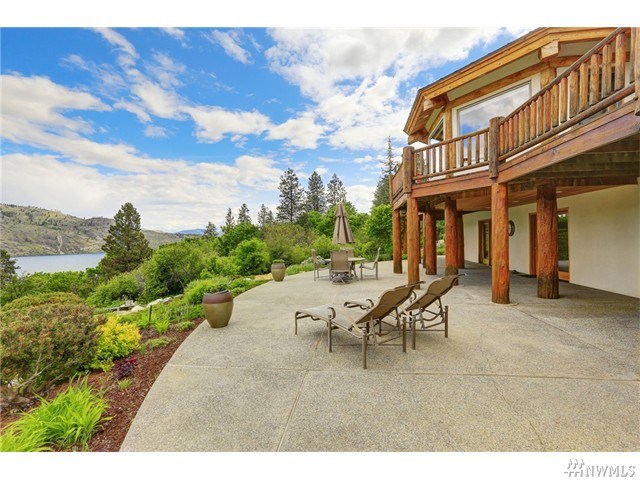 For Sale: 16005 S Lakeshore Rd Chelan, WA 98816