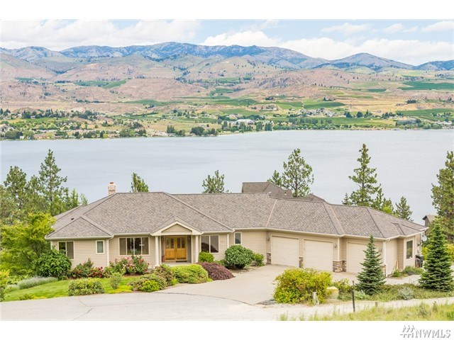 For Sale: 4611 S Lakeshore Rd Chelan, WA 98816