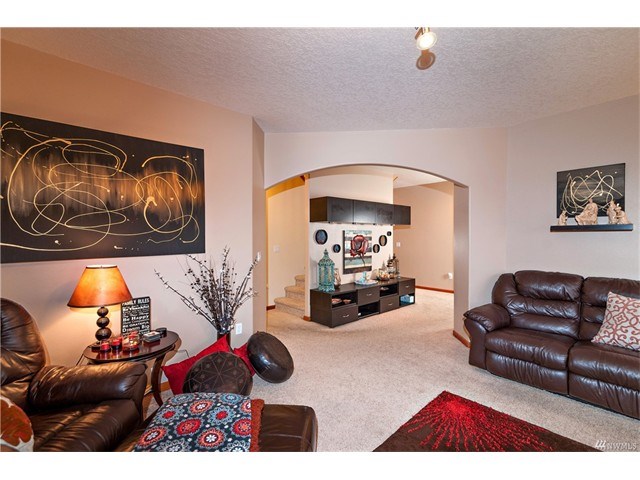 208 E Tanglewood Dr