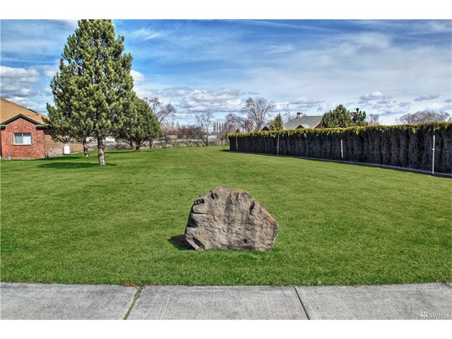 311 W Ridge Rd