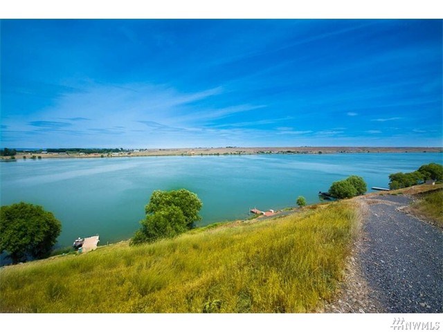 For Sale: 5278 NE Panorama Dr Moses Lake, WA 98837