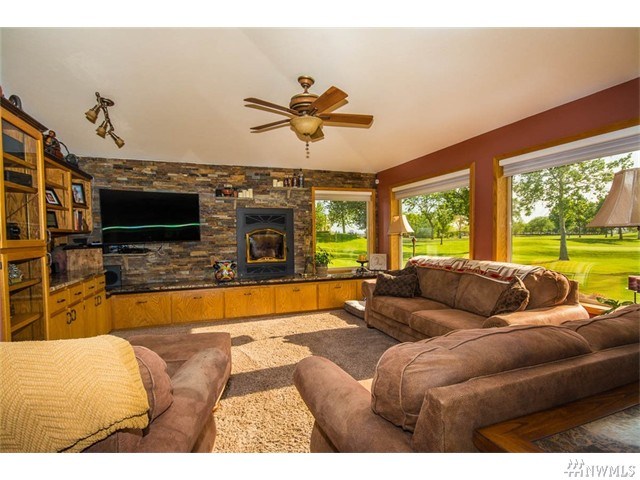 For Sale: 1260 Rd F8 NE Moses Lake, WA 98837